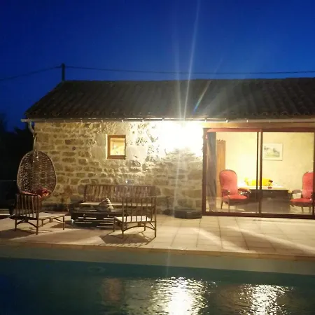 A Avec Jardin Et Piscine Partagee, 32 M². דירה *