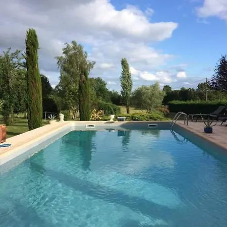 A Avec Jardin Et Piscine Partagee, 32 M². * Bio (Lot)
