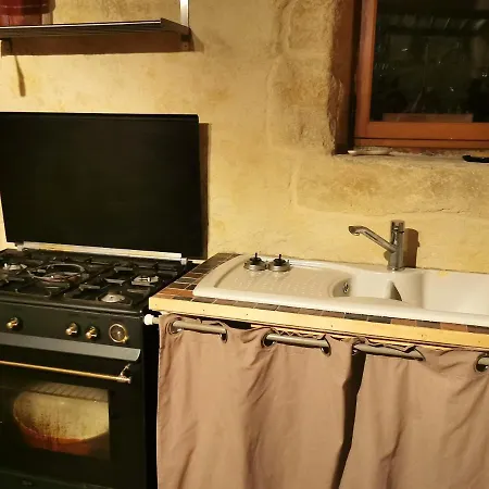 A Avec Jardin Et Piscine Partagee, 32 M².