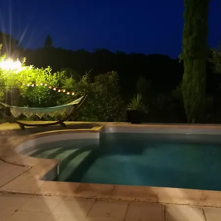 Avec Piscine Partagee Jardin Amenage Et Wifi A Appartement Bio (Lot)