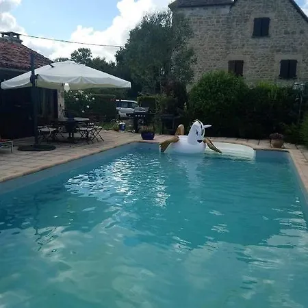 Avec Piscine Partagee Jardin Amenage Et Wifi A Appartement Bio (Lot)