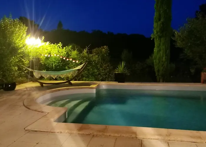 A Avec Jardin Et Piscine Partagee, 32 M². * Bio (Lot)