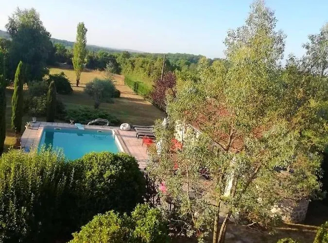 A Avec Jardin Et Piscine Partagee, 32 M². Apartment *